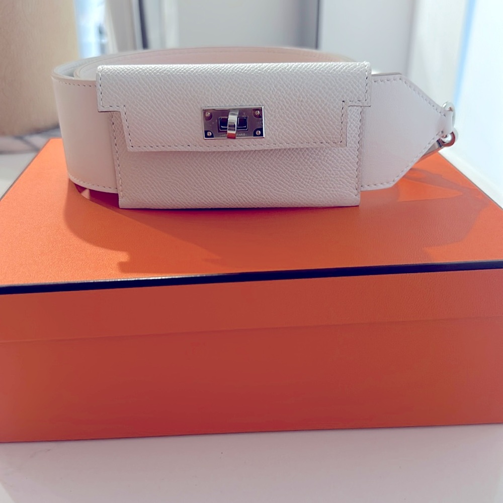 Kelly shoulder strap